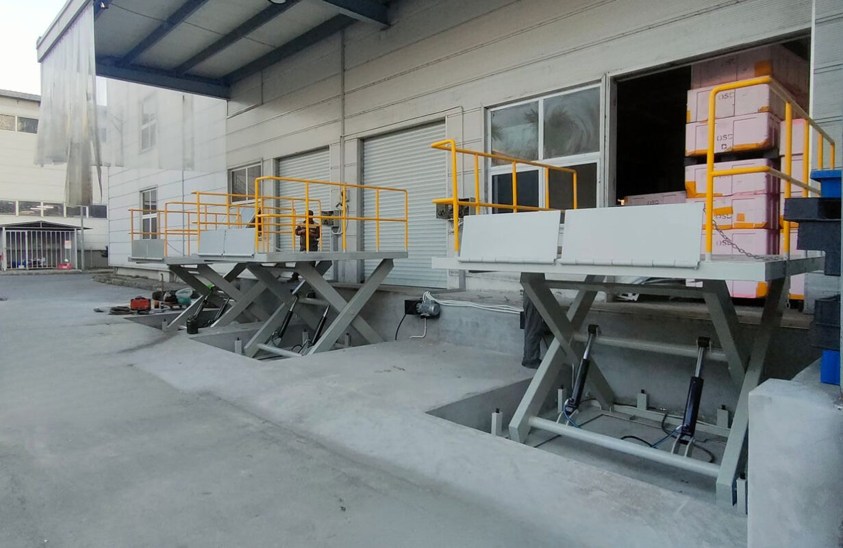 Bàn nâng thủy lực âm