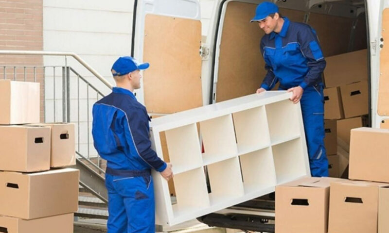 Quy trình bốc xếp hàng hóa an toàn trong kho 4 Để bốc xếp hàng hóa an toàn, nhân viên cần được trang bị đồ bảo hộ