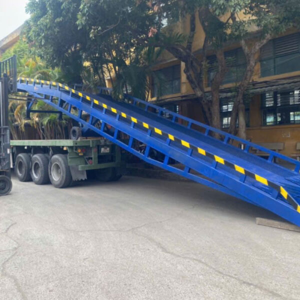 Cầu dẫn được cấu tạo bởi các chi tiết chắc chắn