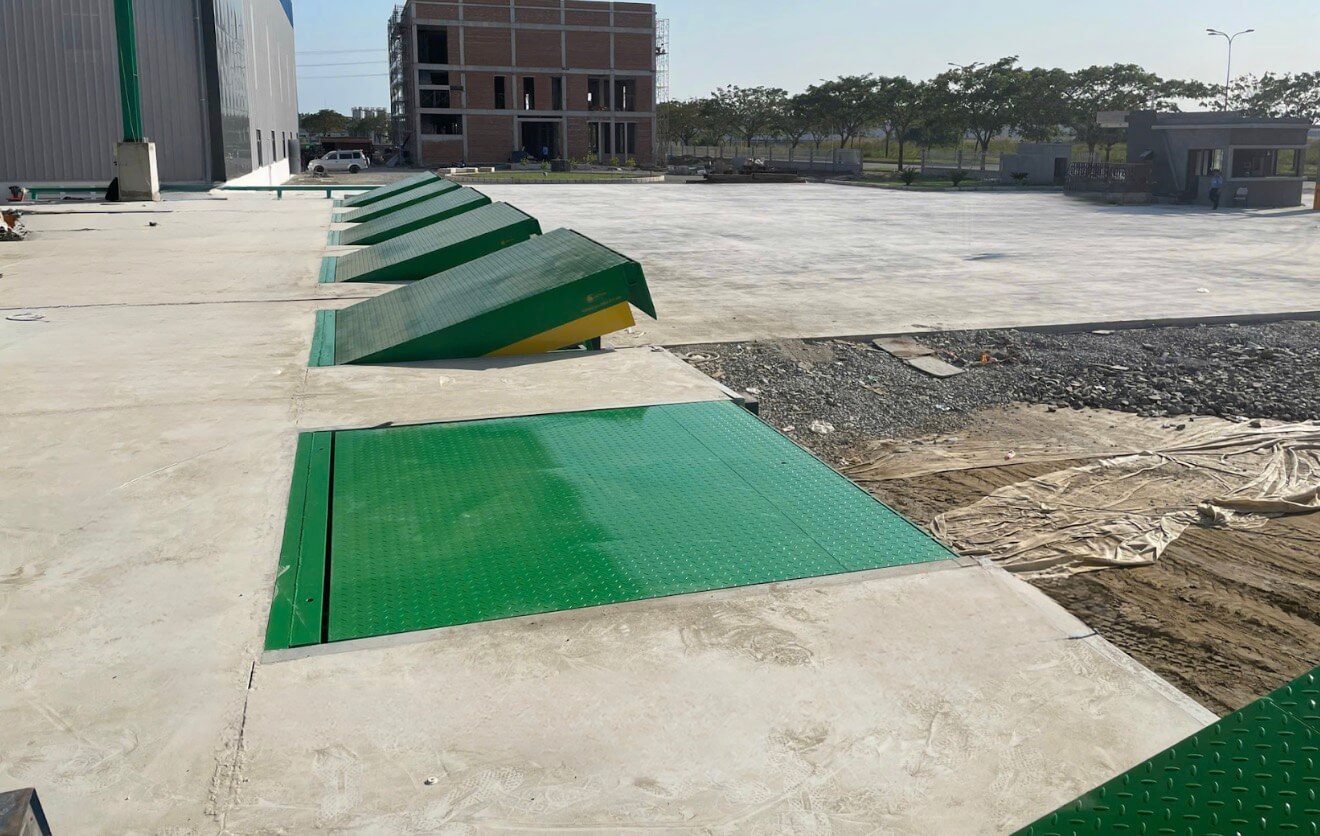 Dock Leveler - Thiết Bị Nâng Hạ Cầu Nối Bốc Dỡ Hàng Hóa Chuyên Nghiệp 22 Cầu Công NTK chuyên cung cấp Dock Leveler