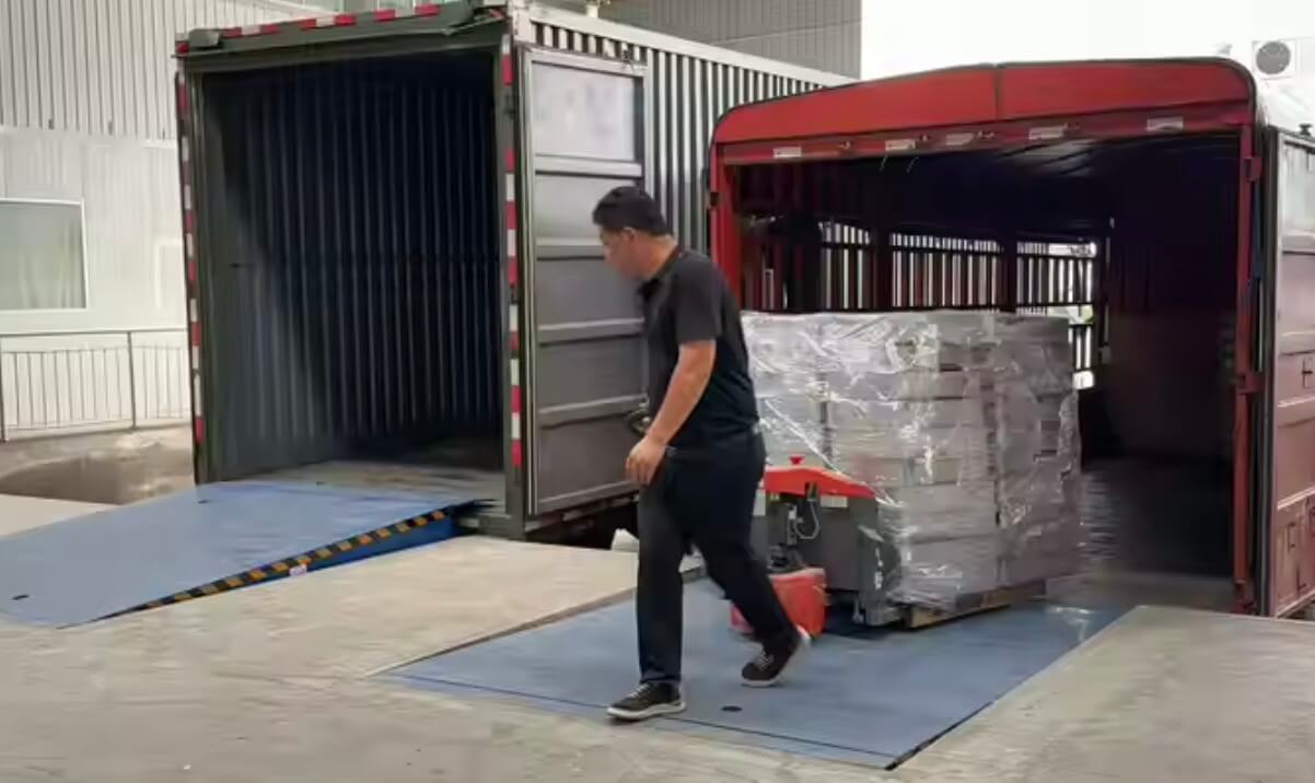 Dock Leveler - Thiết Bị Nâng Hạ Cầu Nối Bốc Dỡ Hàng Hóa Chuyên Nghiệp 17 Dock Leveler giúp rút ngắn đáng kể thời gian bốc xếp hàng hóa