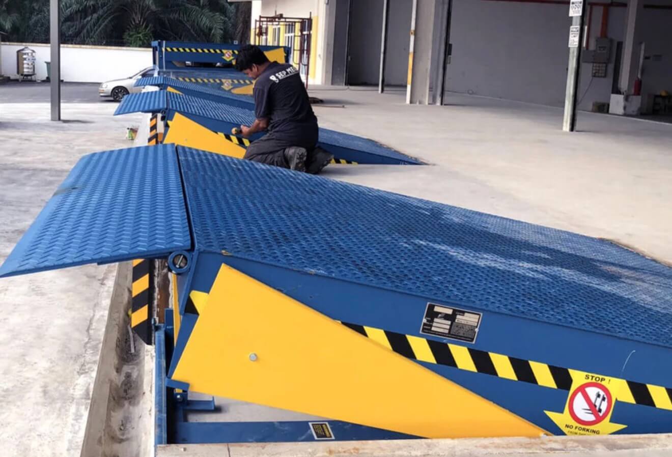 Dock Leveler - Thiết Bị Nâng Hạ Cầu Nối Bốc Dỡ Hàng Hóa Chuyên Nghiệp 20 Xử lý các sự cố thường gặp khi sử dụng Dock Leveler