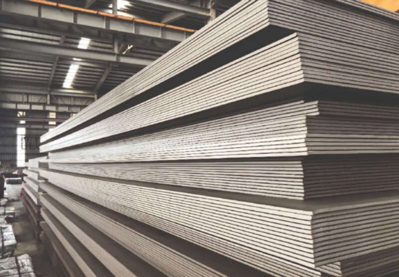 Đặc điểm và ứng dụng của thép tấm SS400 6 Thép SS400 có độ cứng thấp hơn so với thép hợp kim