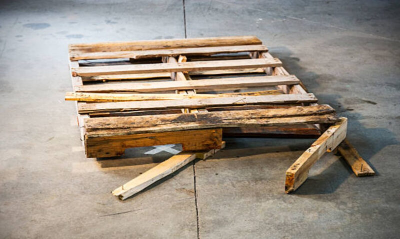 Lợi ích của Pallet trong Vận chuyển Hàng hóa 8 Nếu sử dụng pallet vượt quá tải trọng sẽ gây gãy và nguy hiểm cho người vận hành