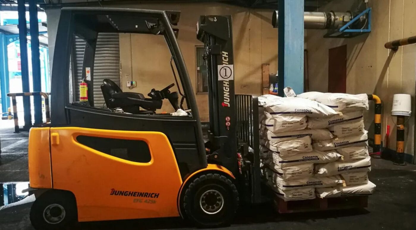 Xe nâng hạ hàng hóa