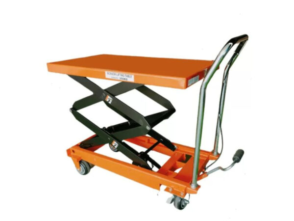 Xe nâng mặt bàn vận hành dễ dàng, tăng năng suất lao động