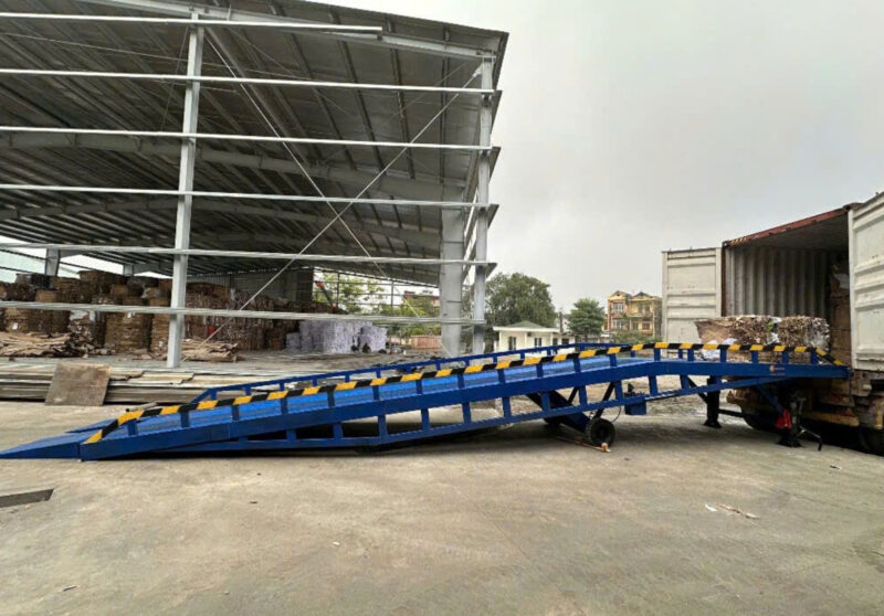 Ứng dụng thực tế cầu dẫn tại nhà máy,bến cảng, dự án... 6 Để lựa chọn cầu dẫn phù hợp, cần xem xét các yếu tố khác nhau