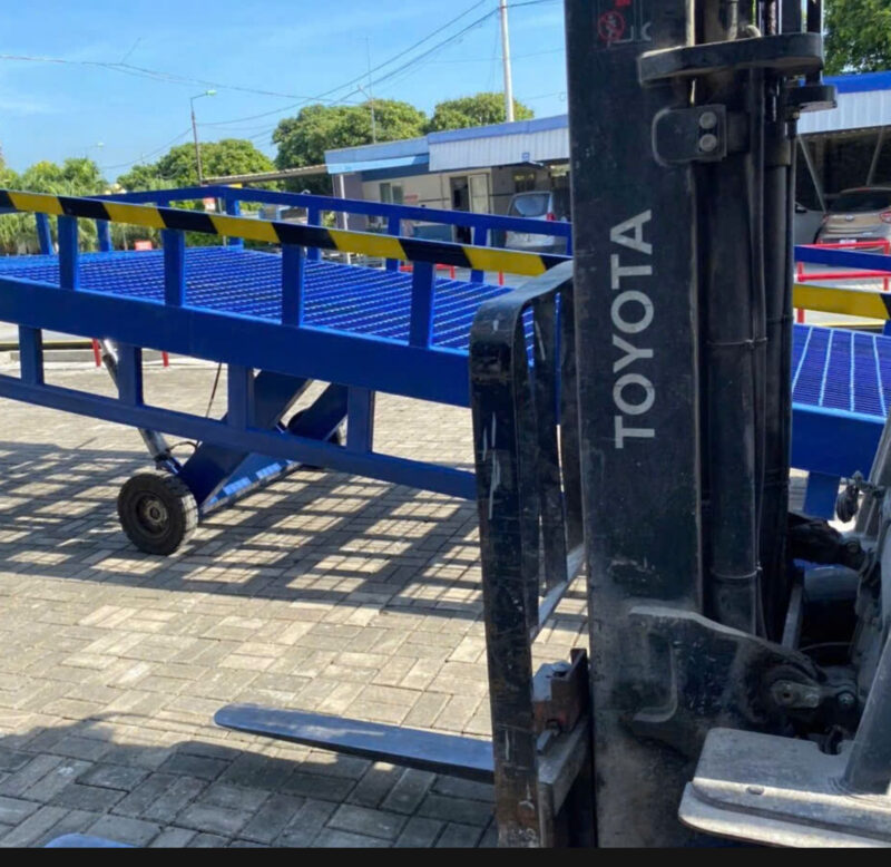 Ưu Điểm Cầu Dẫn Xe Nâng Lên Container 4 Ưu điểm cầu dẫn xe nâng lên container