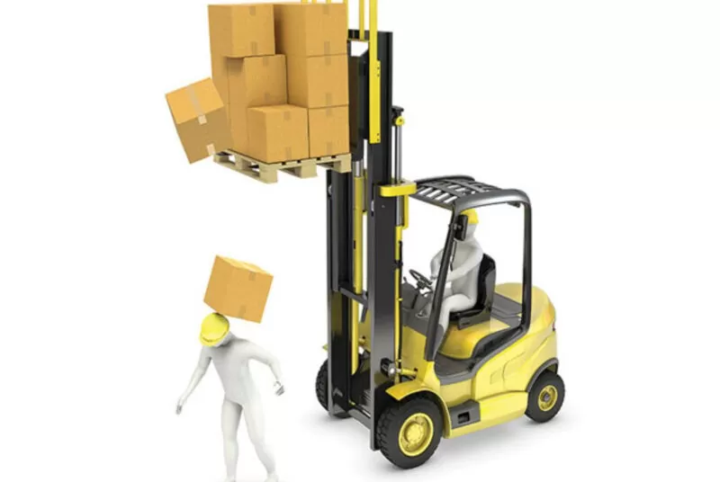 Nguyên tắc an toàn xe nâng khi vận hành trong kho 3 Kiểm tra hệ thống càng nâng, đảm bảo không bị cong vênh và nứt gãy để đảm bảo an toàn xe nâng