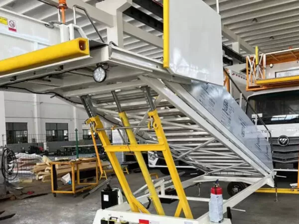 Bàn nâng đổ thư tín