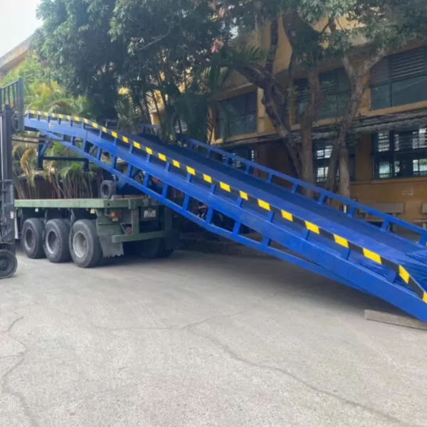 Cầu dẫn được cấu tạo bởi các chi tiết chắc chắn